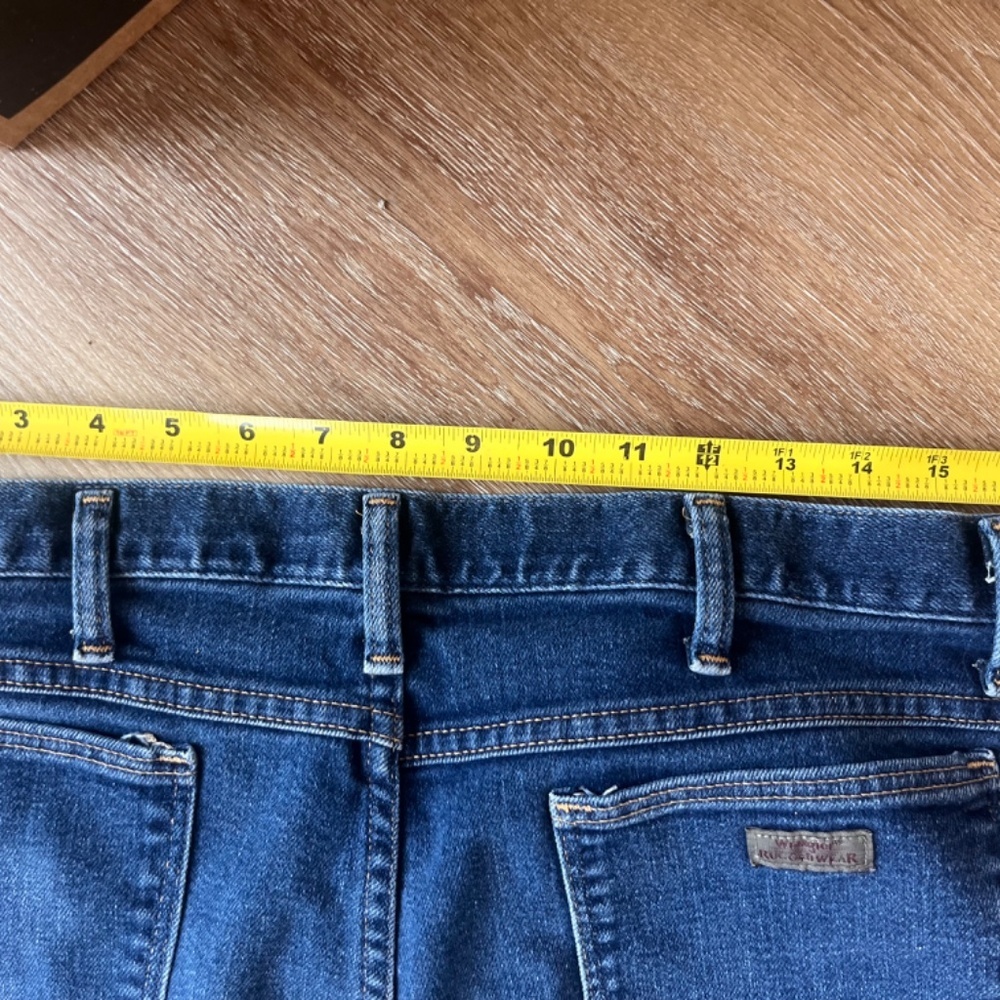 WRANGLER JEANS - 32" waist - 25” long - Picture 9 of 13